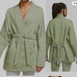 Nike Women's Green reversible Textured Robe M